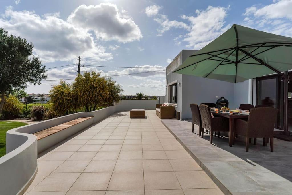 Luxurious 4Bedroom Villa Retreat - Ferienwohnung Lagos