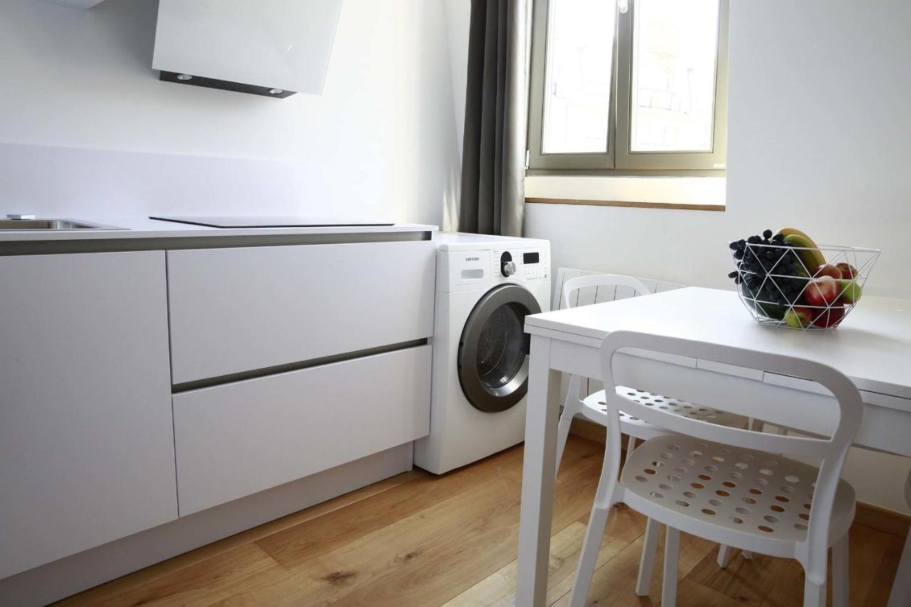 Studio with Kitchen