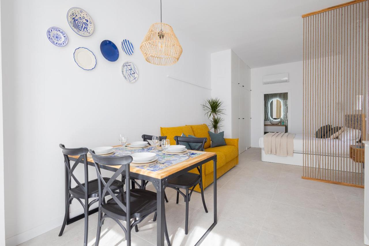 FLORIT FLATS - Ceramic Home - 4 Guest - AC WiFi - Near Sorolla Train Station - Ferienwohnung Valencia