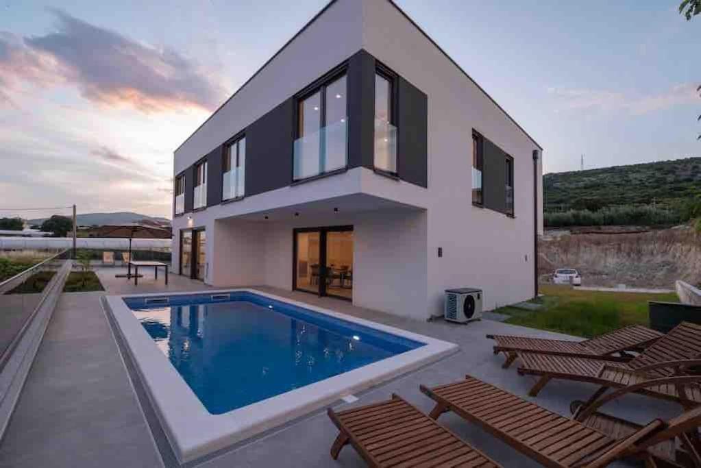 Villa Good Vibes - B&B Traù