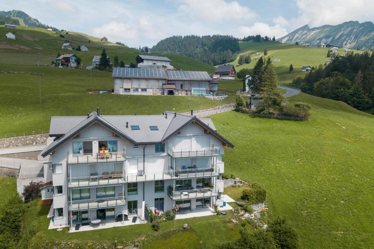 Apartment with Lake View