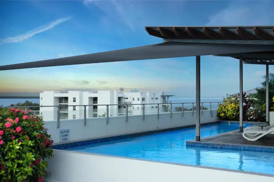 B&B Cairns - Panoramic views 3BR Cairns City Apartment - Bed and Breakfast Cairns