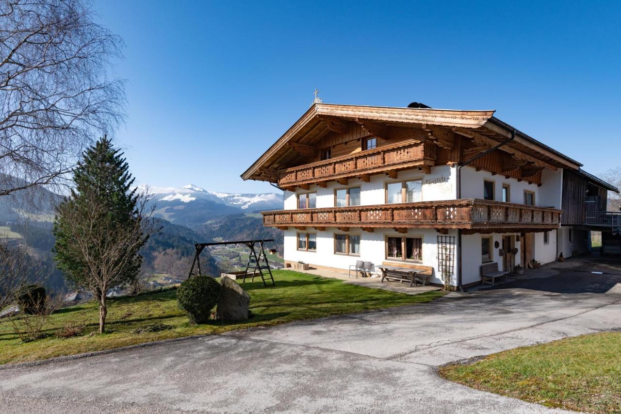 Gugg Hof - Familie Hölzl - B&B Hopfgarten im Brixental
