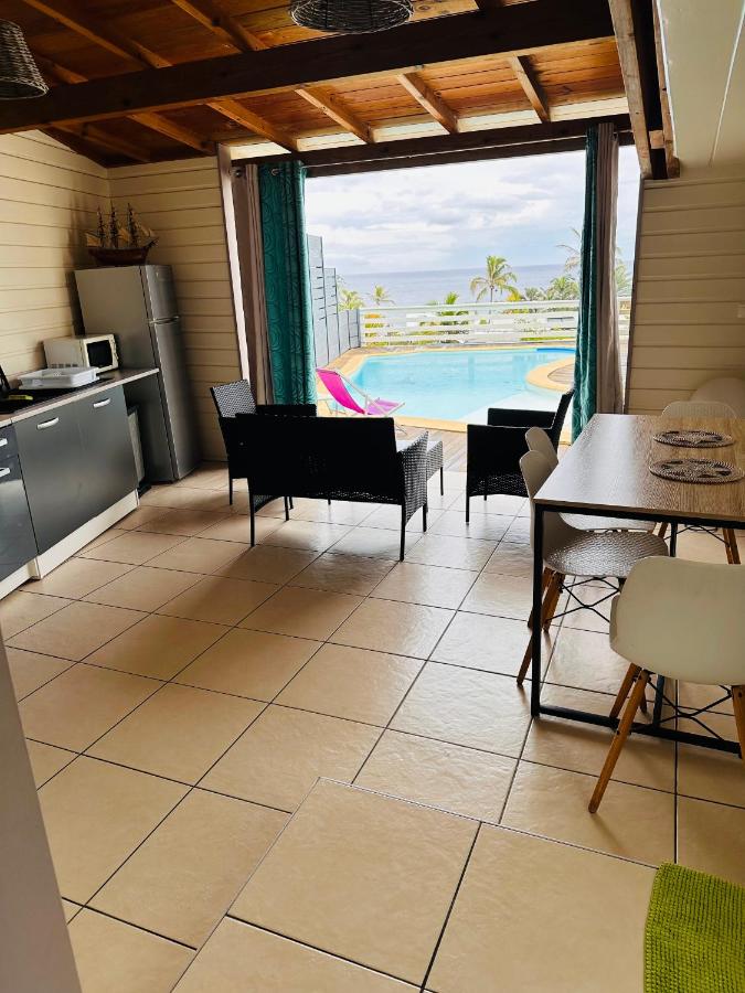 appart T2 avec varangue vue mer et piscine ST GILLES LES BAINS - Chambres d’hôtes Saint-Gilles les Bains