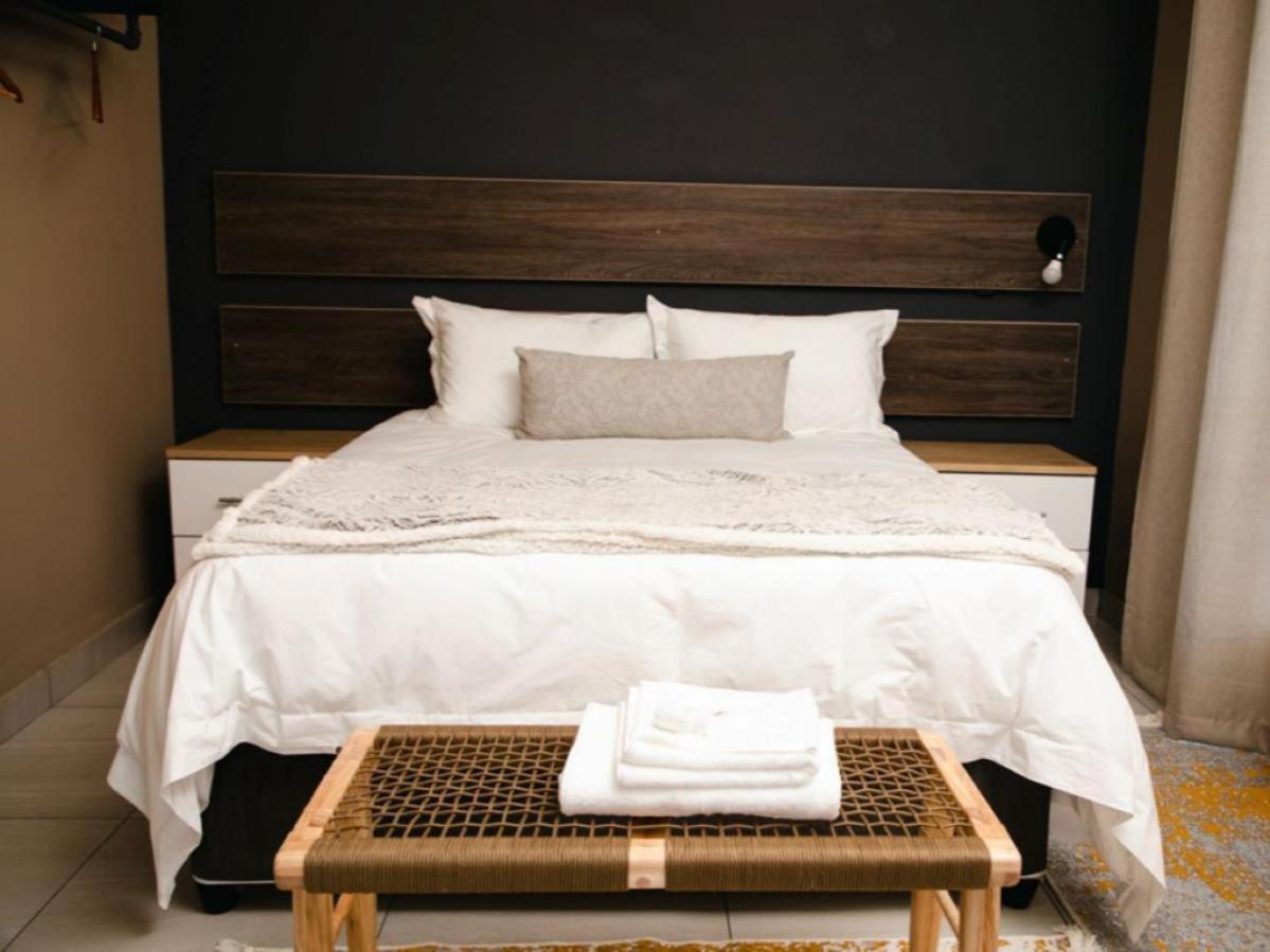 Luxury Queen Room