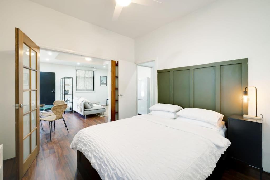 B&B Sydney - Cute & Cosy - Walk to City, Harbour and Museum - Bed and Breakfast Sydney