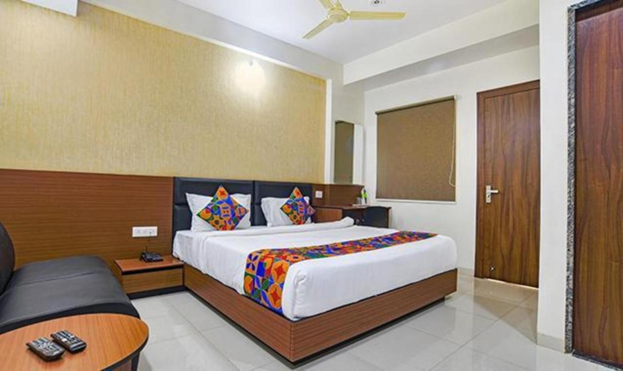 B&B Indore - FabHotel Lotus II - Bed and Breakfast Indore