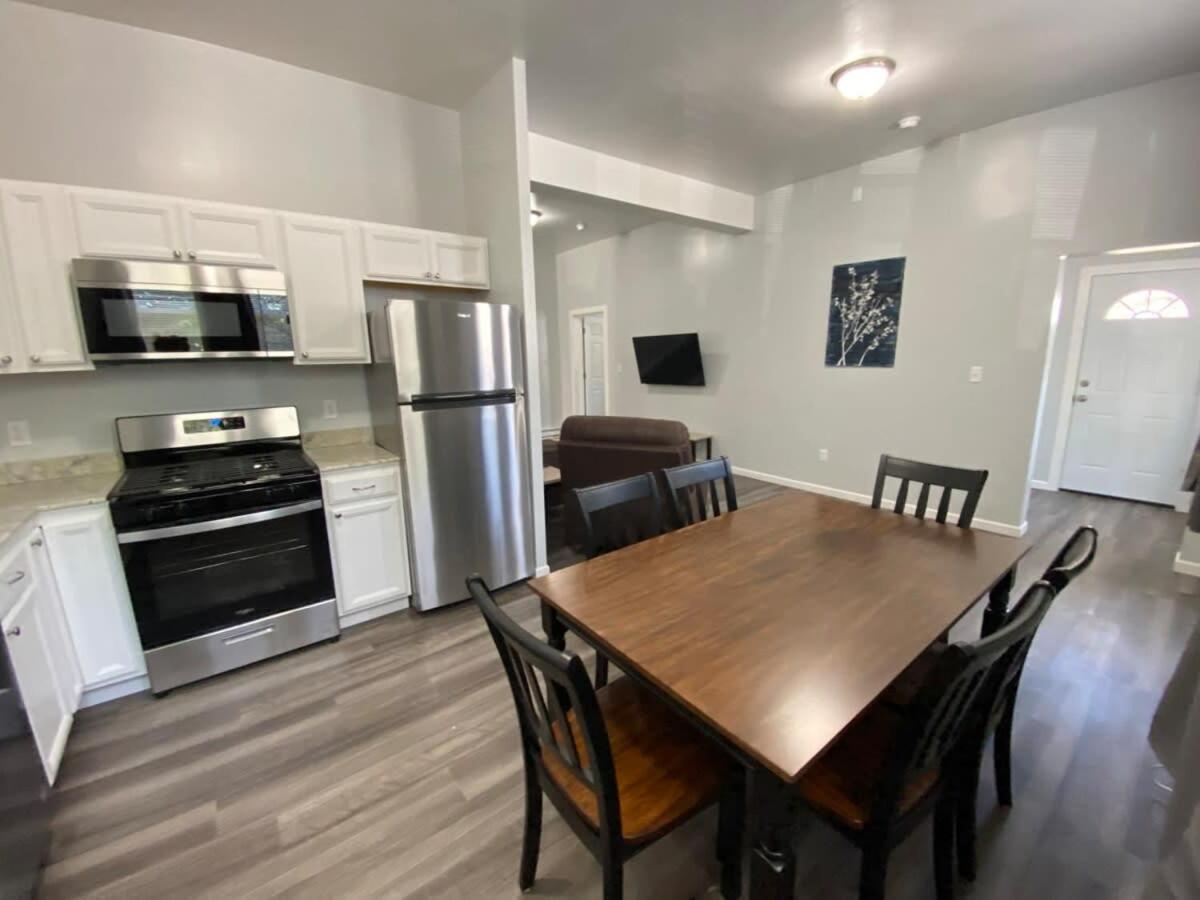 Double Play Apt 1 All Star Baseball Rentals - B&B