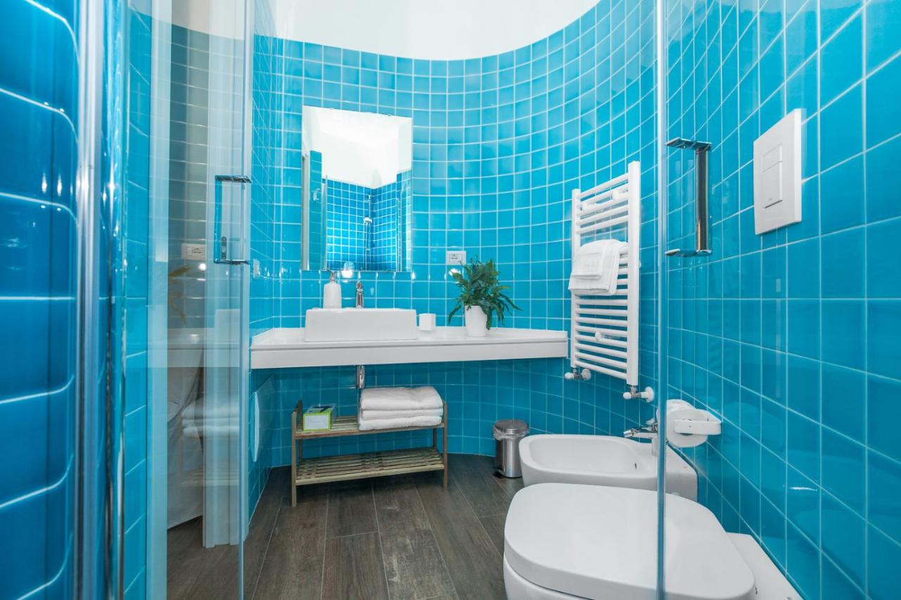 Camera Matrimoniale Deluxe con Balcone e Vista Mare