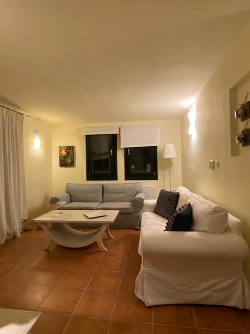 On the Rocks Myrto - B&B Afyssos