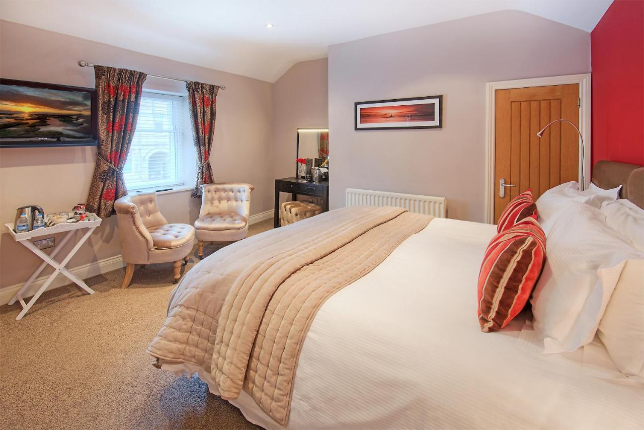 Room 7 - Superior Super King Ensuite with Shower