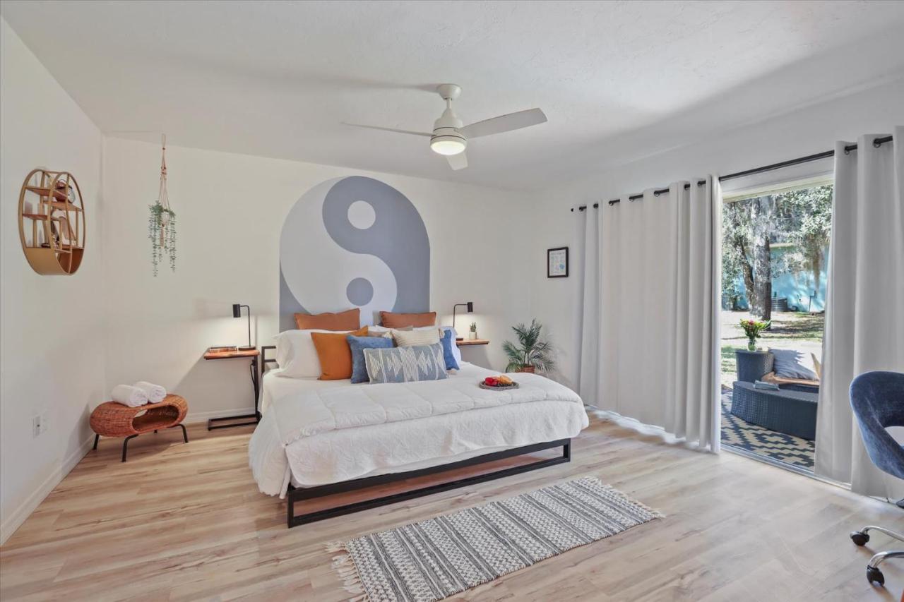 Ying Yang Suite King Bed Zen Condo - B&B Gainesville