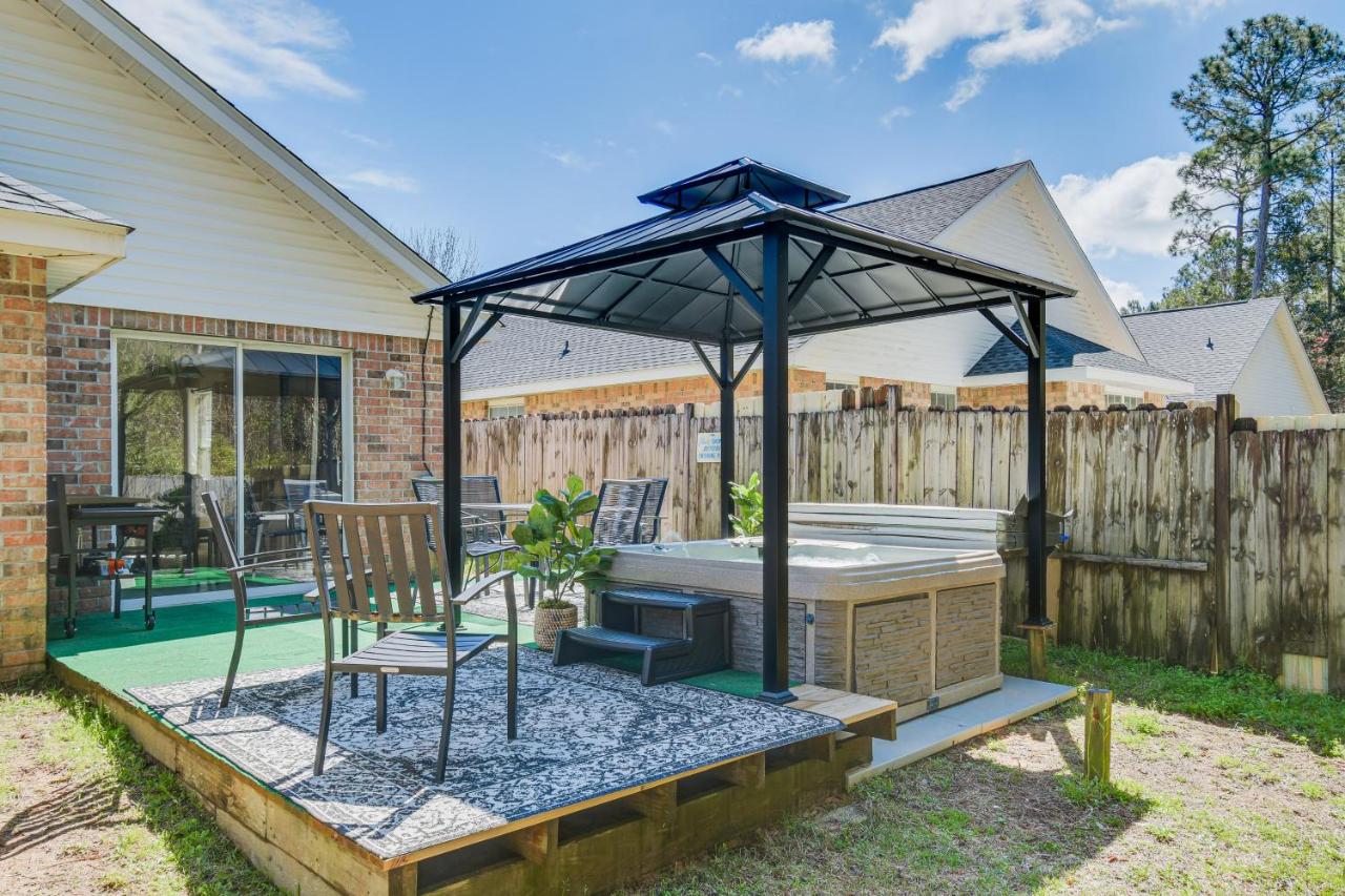 B&B Orange Beach - Home with Hot Tub and Yard, Less Than 2 Miles to The Wharf! - Bed and Breakfast Orange Beach