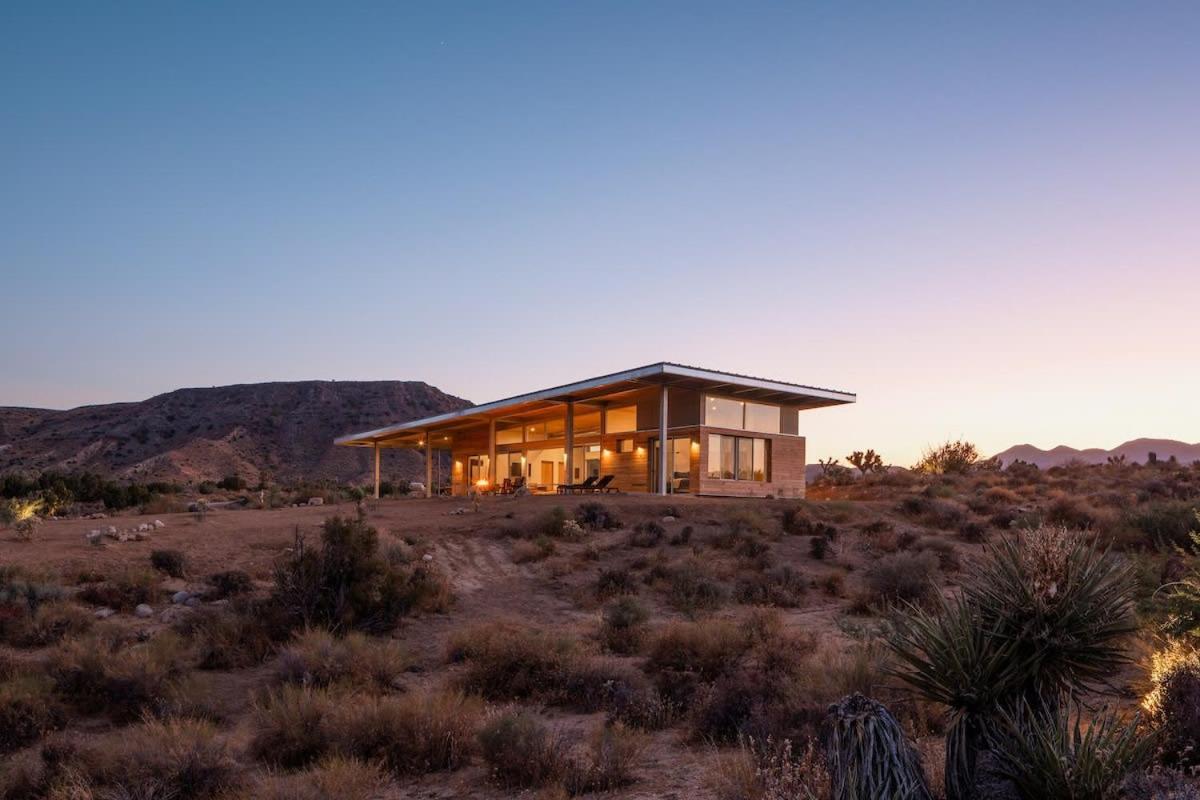 Hawk and Mesa- 120Acre Icon with Cowboy Pool Hot Tub - B&B