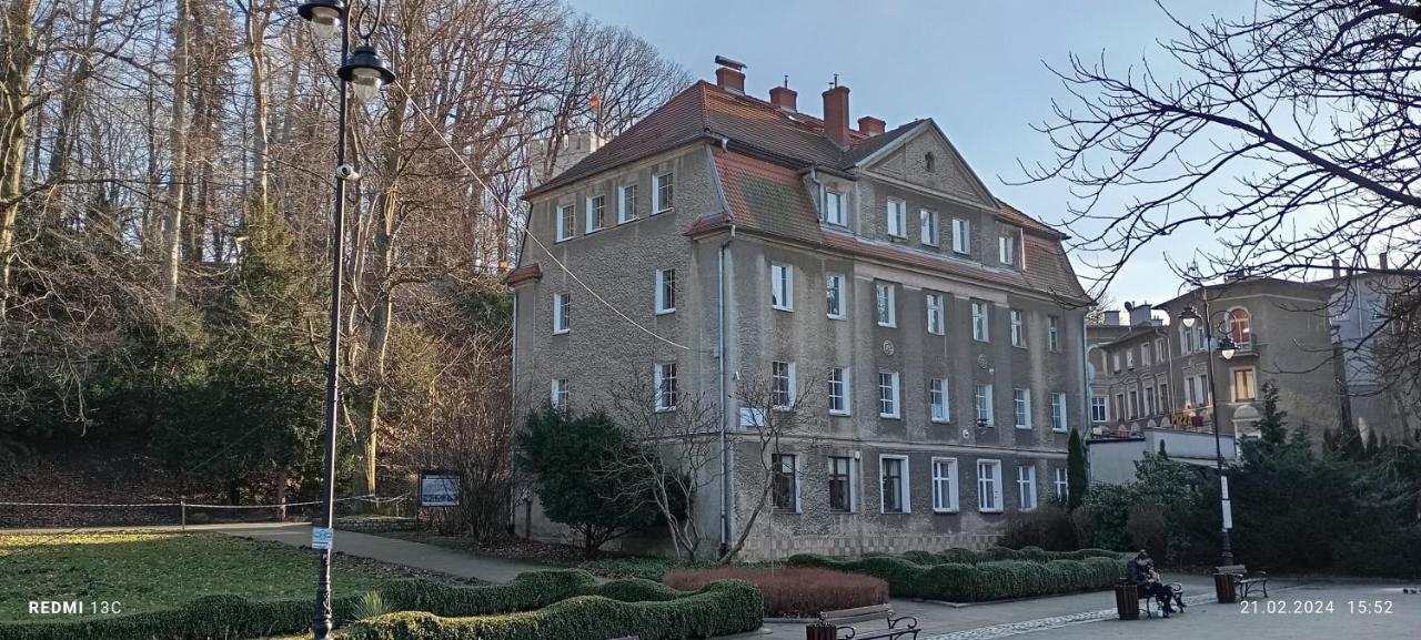W parku przy teatrze - B&B