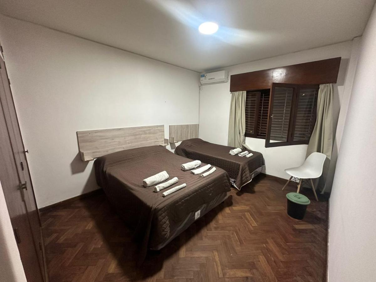 Habitación Triple Básica con baño compartido