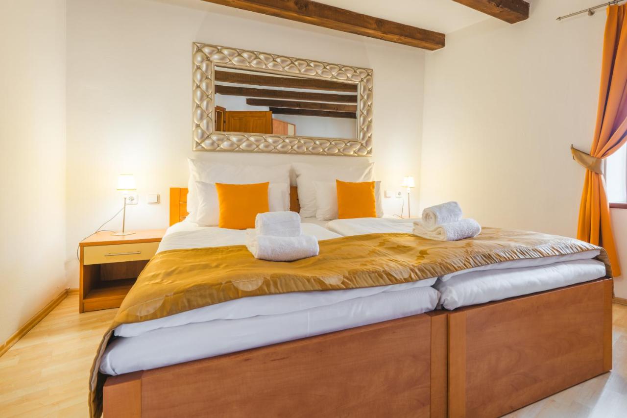 Deluxe Double or Twin Room with City View