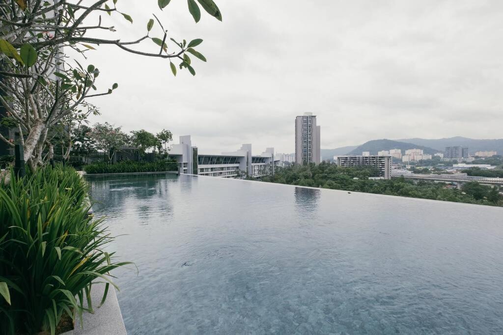 Studio Modern Luxury Infinity Pool YouTube Netflix - Chambres d’hôtes