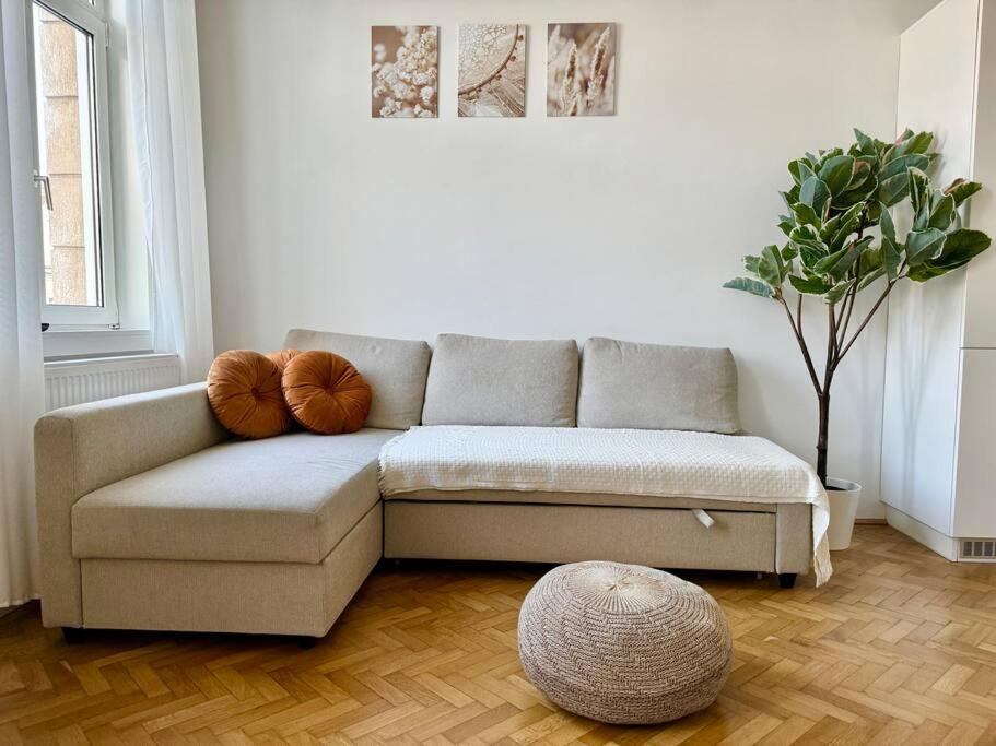 B&B Vienna - Classy 60 m2 Apartment - Free Parking - Bed and Breakfast Vienna