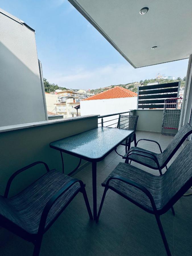 Aris Apartment - B&B Nea Peramos