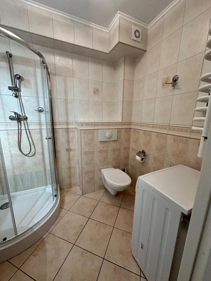 Al-Dom Apartamenty Obrońców Westerplatte , 100 m do plaży, przy latarni morskiej - Chambres d'hôtes Kołobrzeg