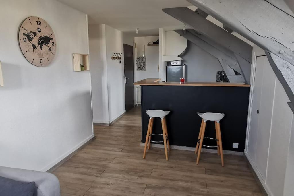 apt cozy refait à neuf à 5min du centre ville - B&B