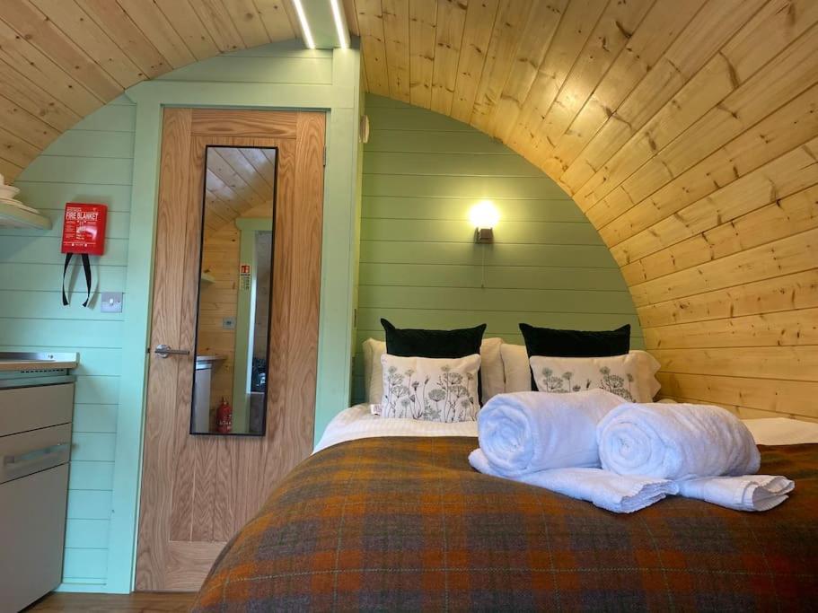 Seaview Lodges at Torlinnhe - B&B