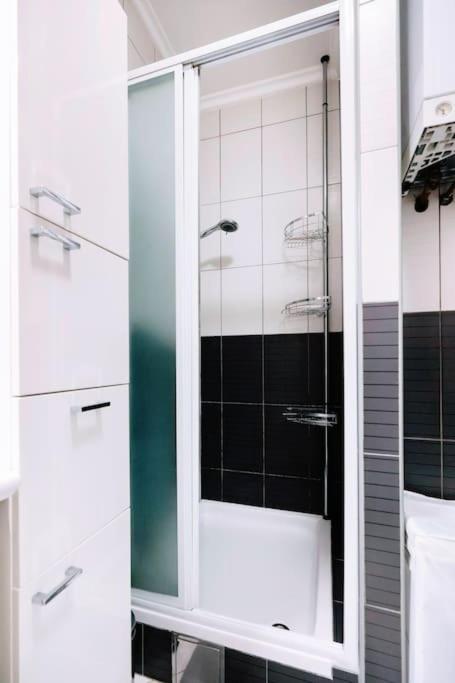 Stylish Haven: Designer Retreat - Ferienwohnung Zagreb
