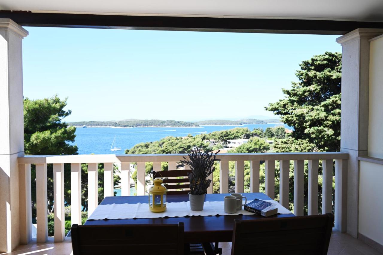 One-Bedroom Apartment - Sea Side