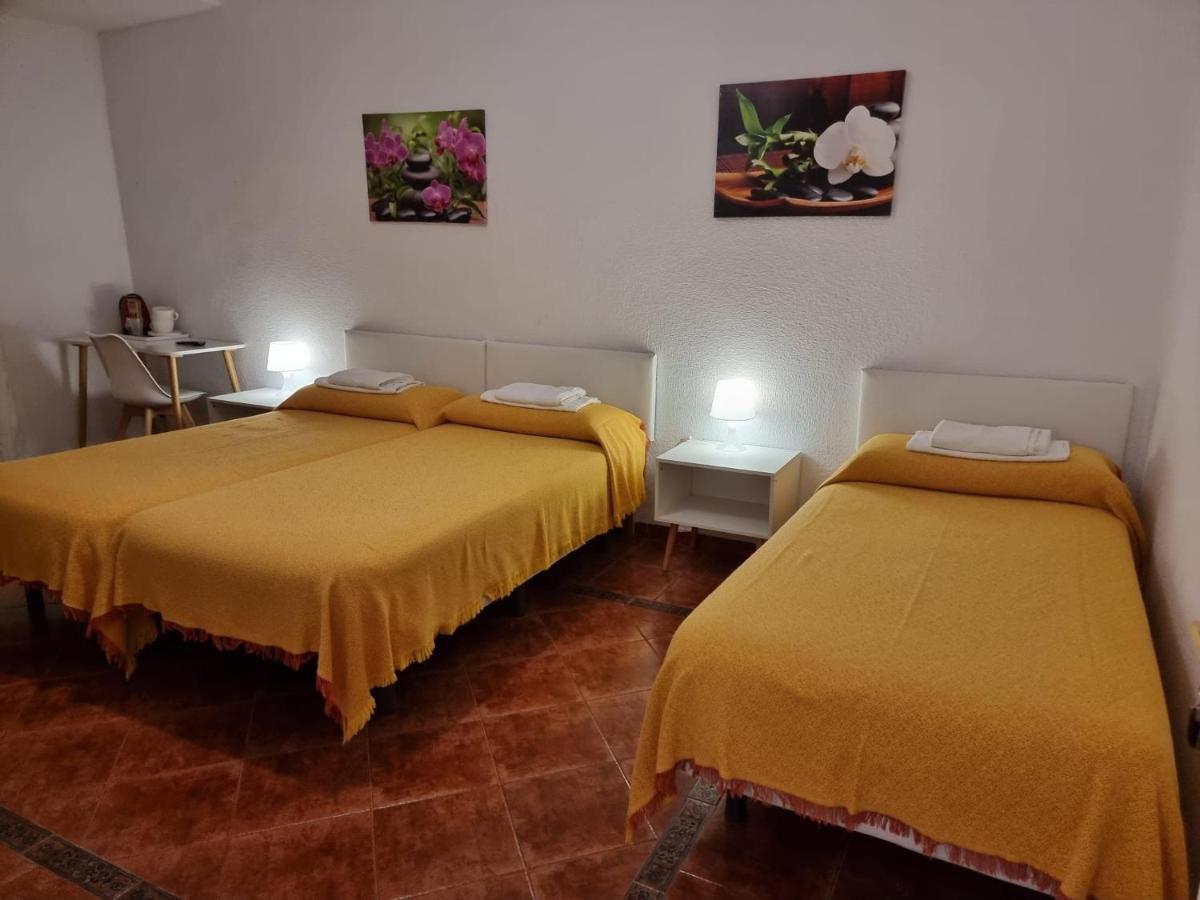 Basic Dreibettzimmer mit Gemeinschaftsbad