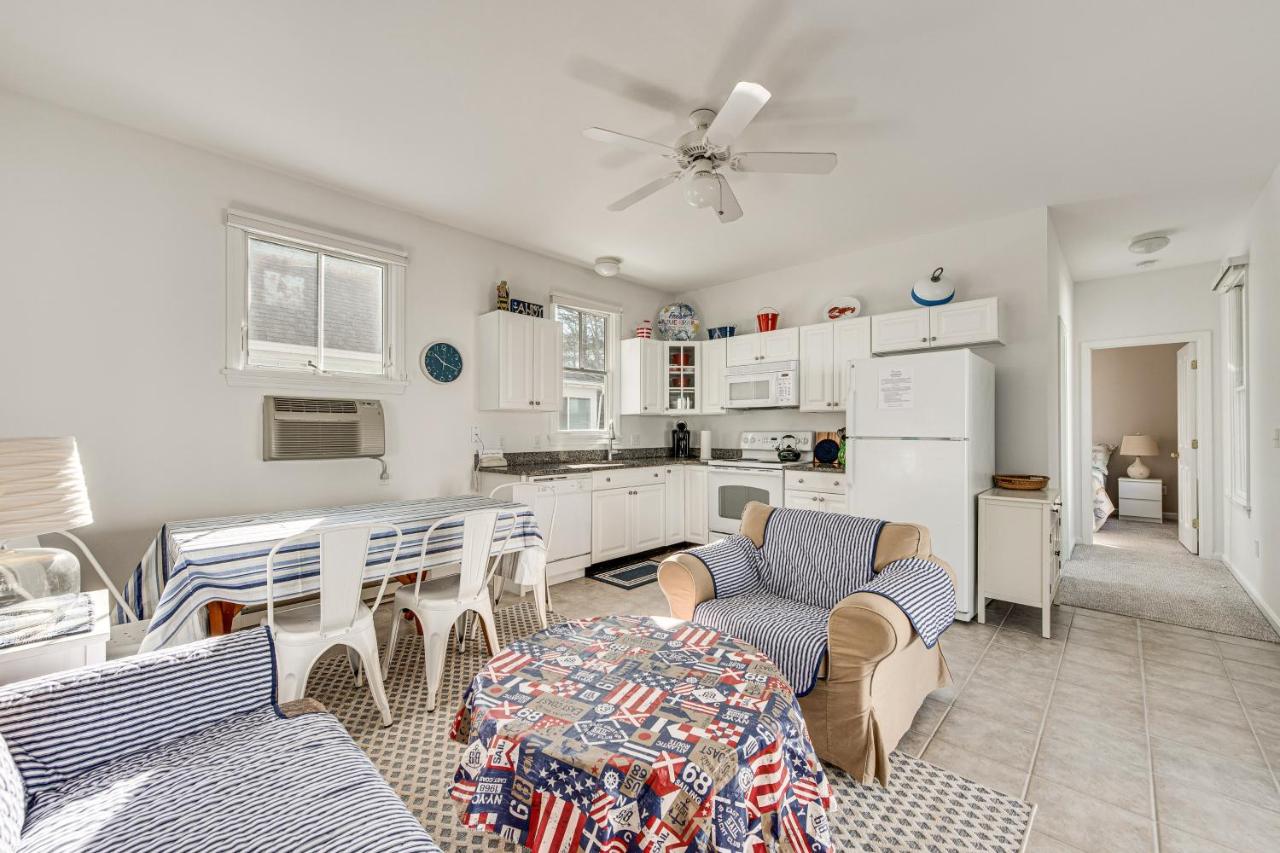 Cozy Wells Cottage with Pool Access 1 Mi to Beach! - B&B