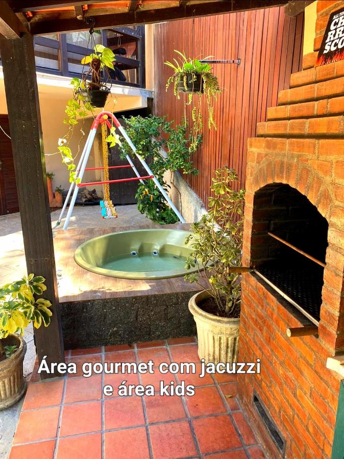 B&B Petrópolis - Aconchego de Itaipava - Casa de 3 quartos, ampla, equipada, com área kids, jacuzzi, em meio a Natureza e próximo ao centro do bairro - Bed and Breakfast Petrópolis