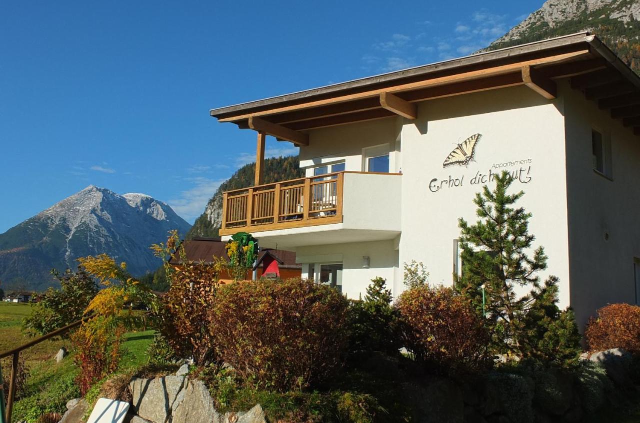 Apartment with Mountain View
