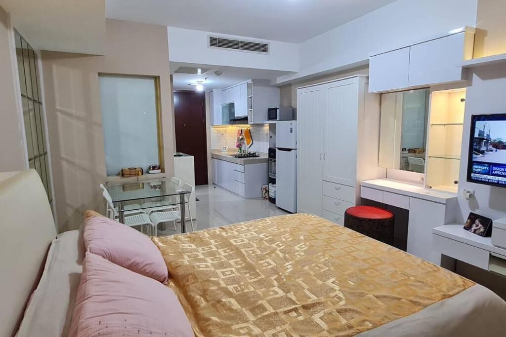 B&B Kelapadua - The Modern Stay U-Residence with City View - Bed and Breakfast Kelapadua