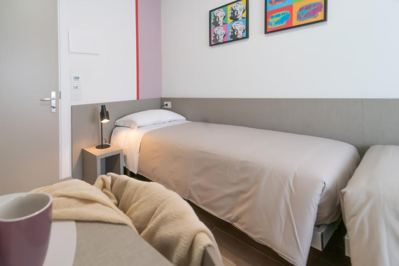 Twin Room with Private External Bathroom