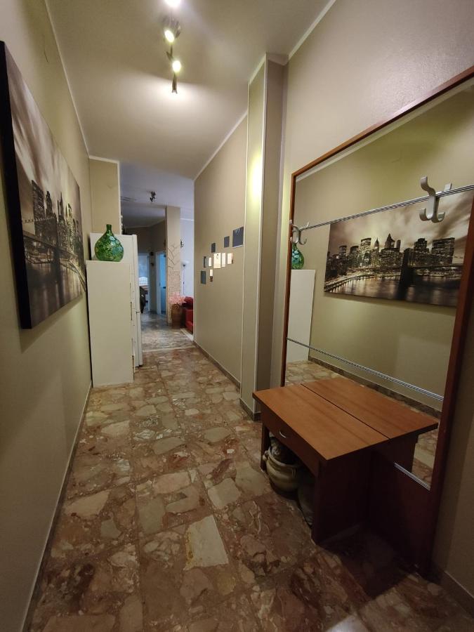 Elegante Appartamento 90 mq zona Corticella Fiera - Ferienwohnung