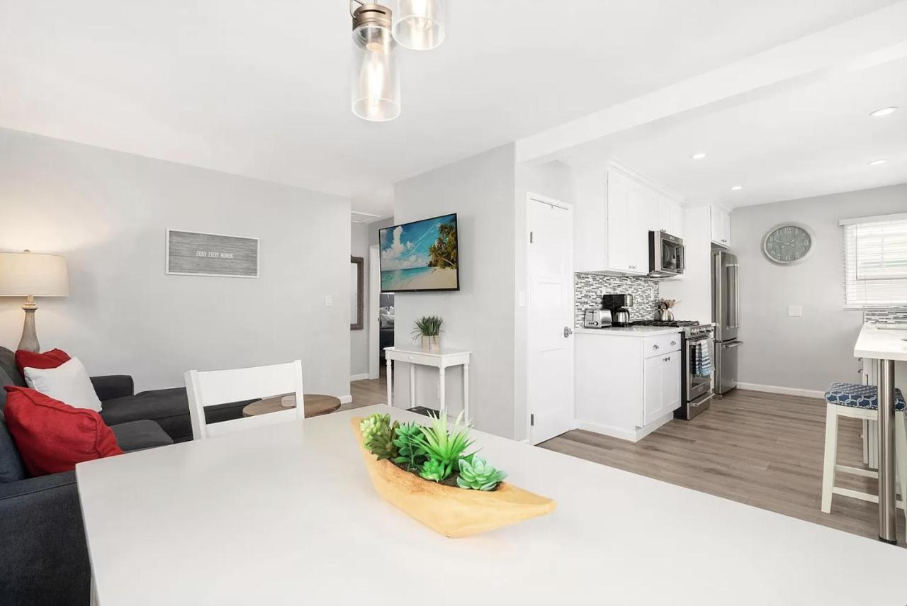 Balboa Paradise - Renovated Coastal Haven - B&B