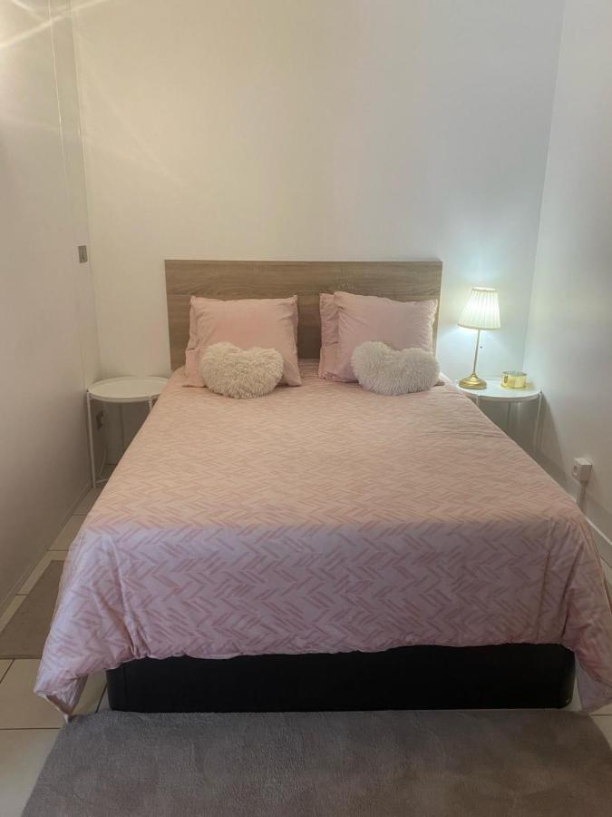 Super T2 Avec piscine Lyon 3ème - B&B