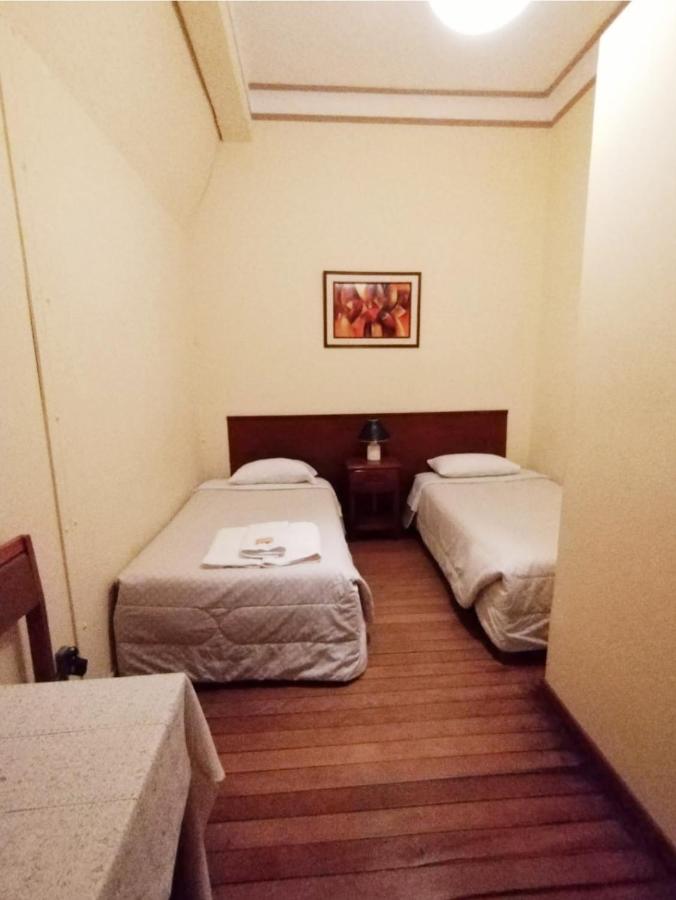 Zweibettzimmer mit eigenem Bad