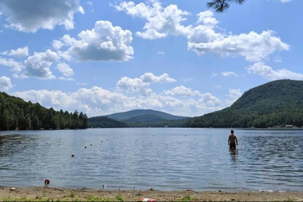Cedar Creek! Privacy, quick walk to the beach - B&B