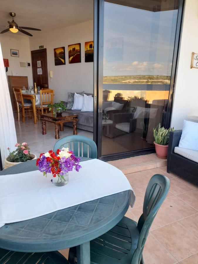 Seafront Maisonette Ocean Views & Terrace - Ferienwohnung