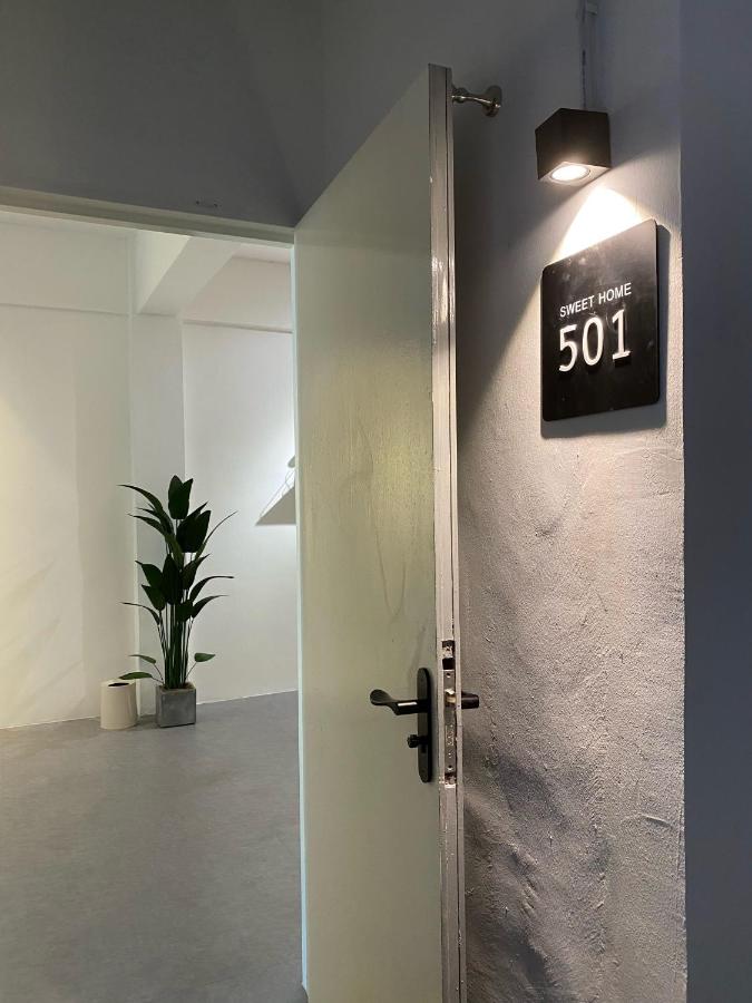 City Center w/ Home Cinema @The 5000 studio - B&B