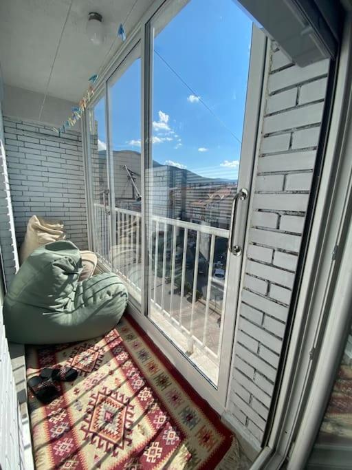Lovely flat , full furnished with free parking - B&B
