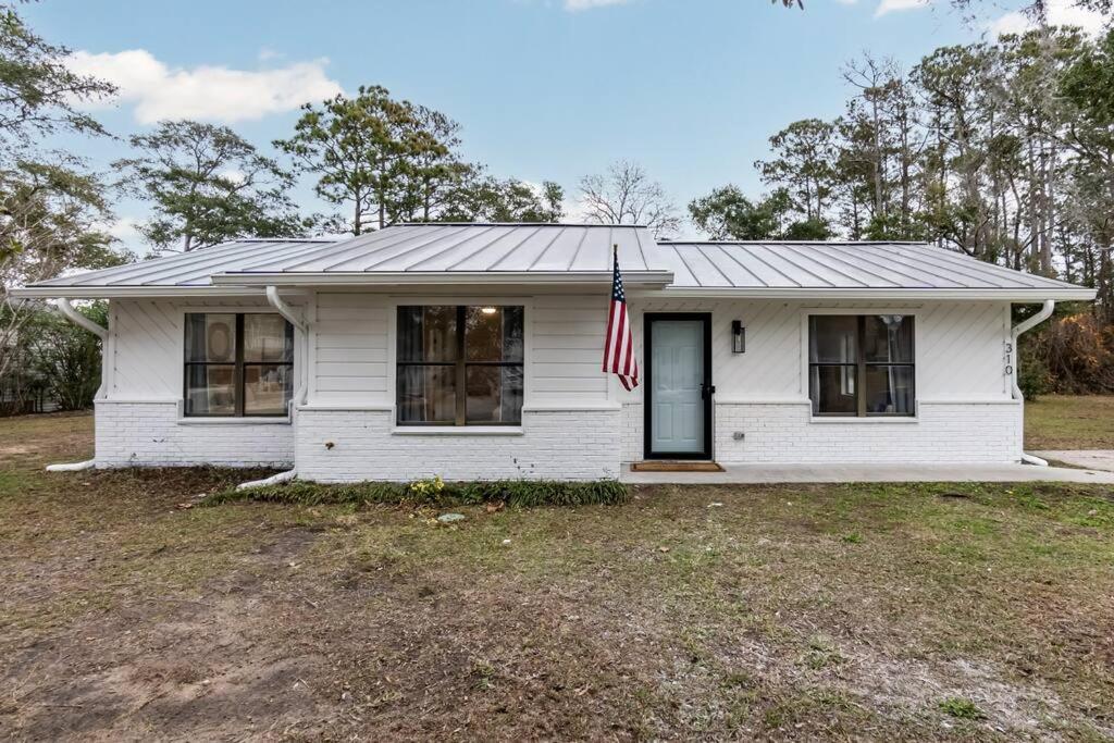 B&B Oak Island - Island Joy - Newly Renovated/Walk to the Beach! - Bed and Breakfast Oak Island