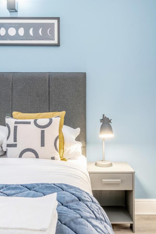 Superior One-Bedroom Apartment
