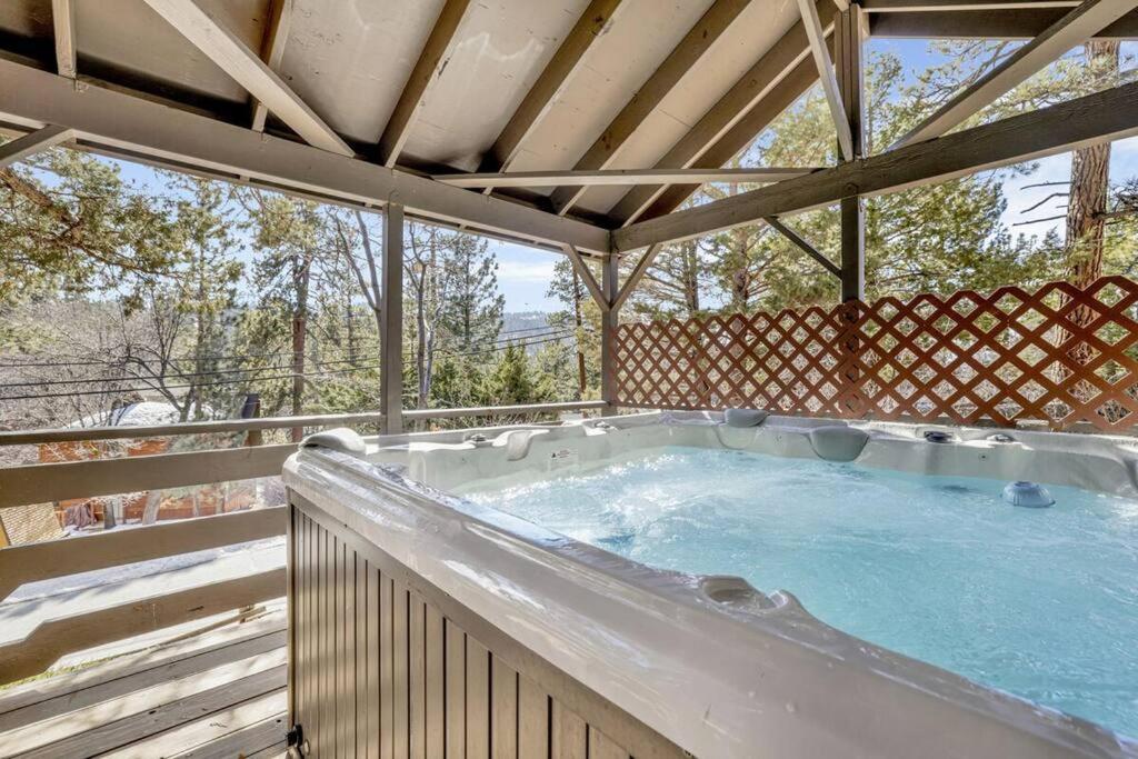 Moose Mountain Manor Big Bear~ Hot Tub~Central~BBQ~ - B&B Big Bear Lake