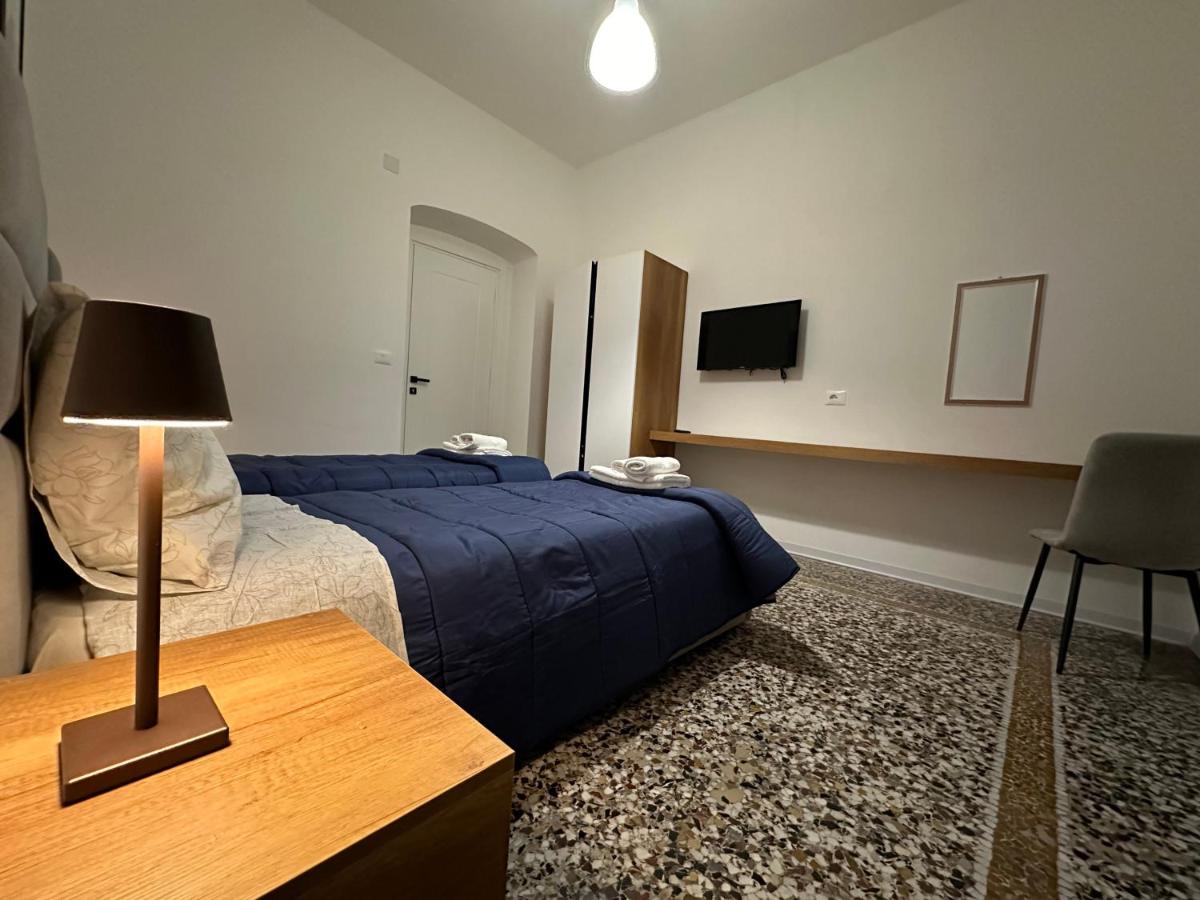 Doppel- oder Zweibettzimmer