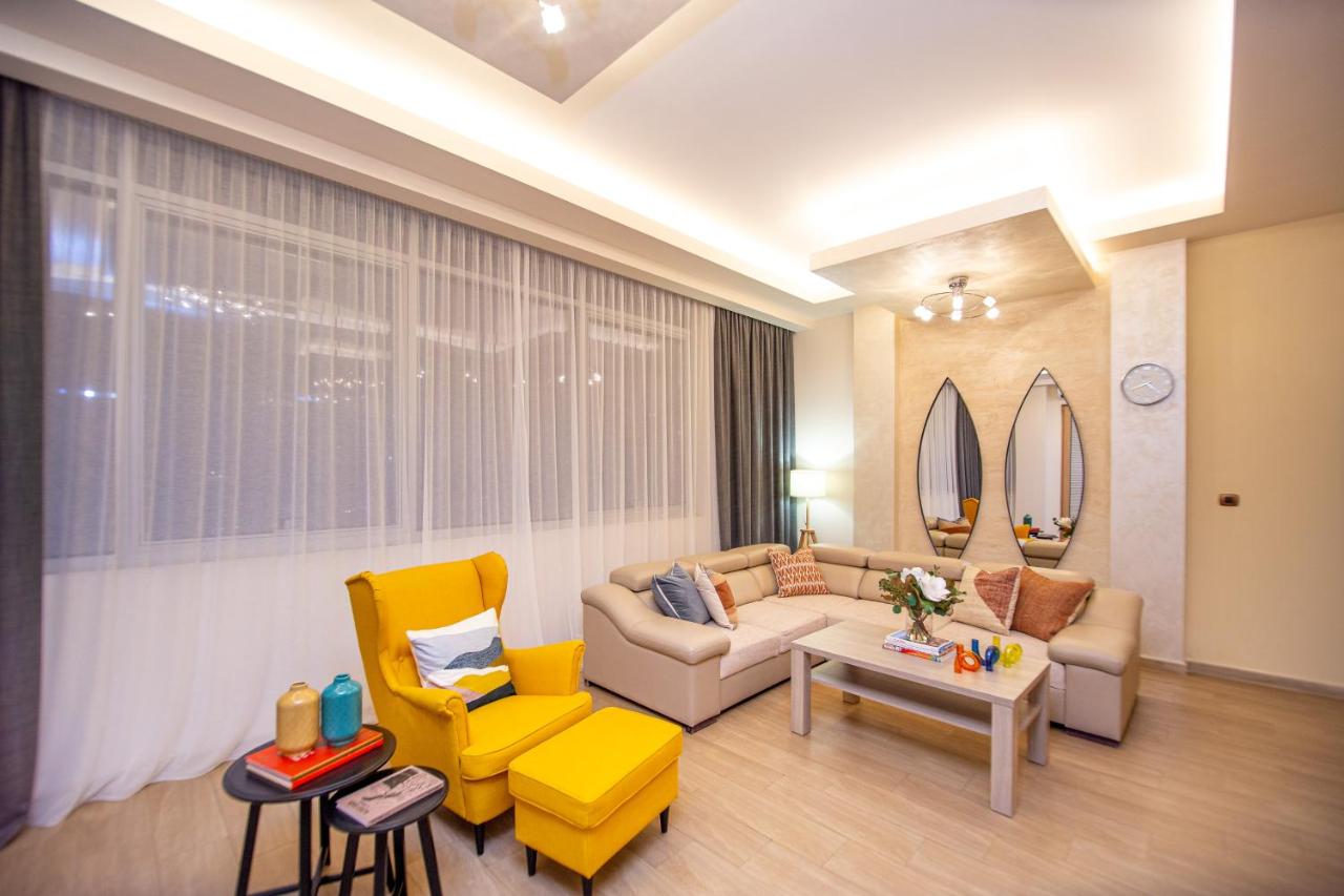 Adriatic Gem with Sea View Terrace - Ferienwohnung Budva