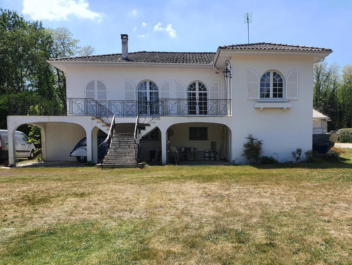 Villa Blanche spacieuse pour 8 (modulable), avec mer, piscine, balades à vélo - Bed and Breakfast La Tremblade