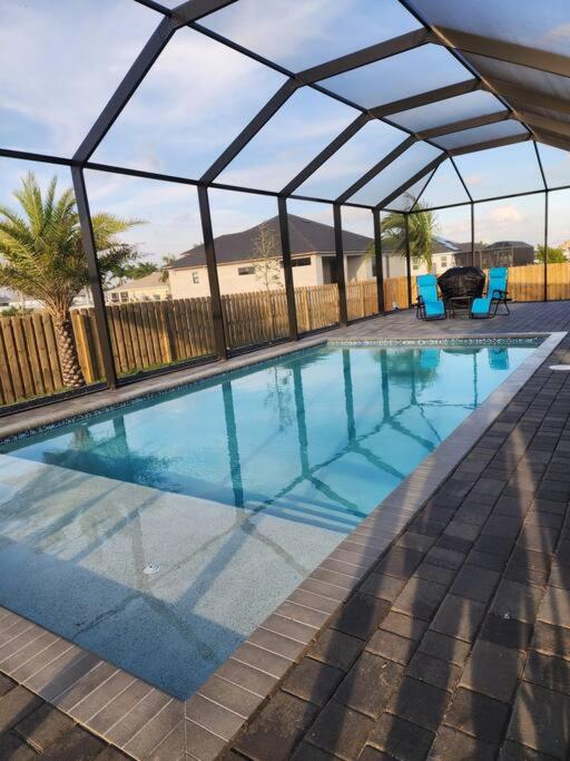 B&B Cape Coral - Spacious 4 bdrm home with heated pool - Bed and Breakfast Cape Coral